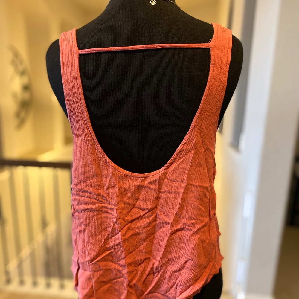 Short/Cropped Tank - Picture 3 of 4